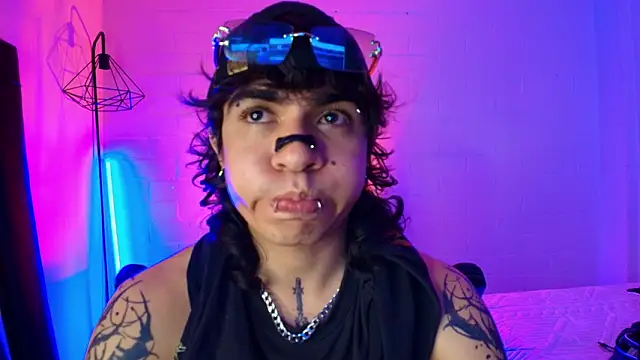 Snapshot of Axell_Kussh chatting on 03/27/26, 08:26 Axell Kussh online show from 03/27/26, 08:26