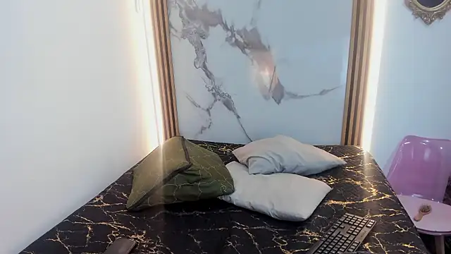 Snapshot of Nahomii__Doll chatting on 03/13/26, 08:04 Nahomii Doll online show from 03/13/26, 08:04