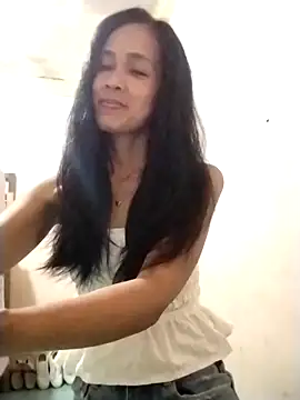 Snapshot of sweet_maxine44 chatting on 04/30/26, 12:00 sweet maxine44 online show from 04/30/26, 12:00