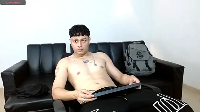 Snapshot of Philip_Jons chatting on 04/02/26, 09:12 Philip Jons online show from 04/02/26, 09:12