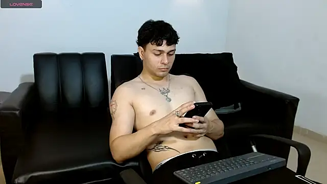 Snapshot of Philip_Jons chatting on 04/09/26, 09:31 Philip Jons online show from 04/09/26, 09:31