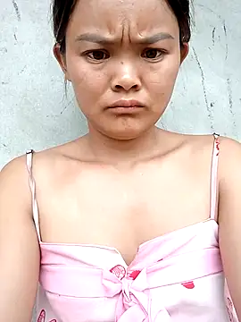 Snapshot of Luminana chatting on 06/26/26, 02:27 Luminana online show from 06/26/26, 02:27