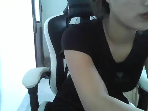 Snapshot of -Nuna- chatting on 03/17/26, 05:55 -Nuna- online show from 03/17/26, 05:55