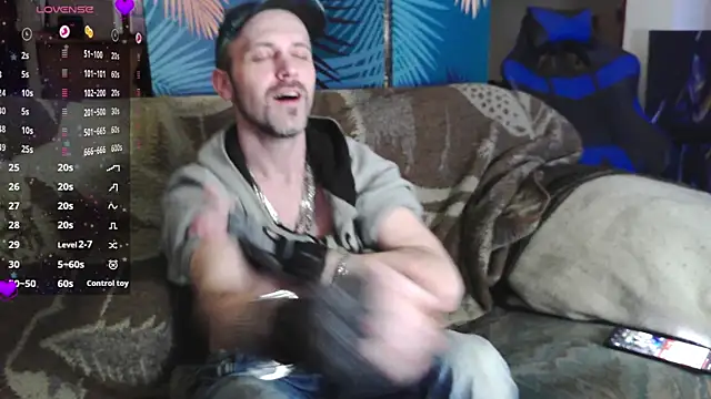 Snapshot of SwatRocShy chatting on 02/11/26, 12:32 SwatRocShy online show from 02/11/26, 12:32