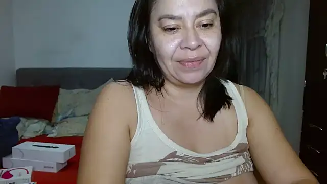 Snapshot of Karo_sexy chatting on 12/20/24, 06:29 Karo sexy online show from 12/20/24, 06:29