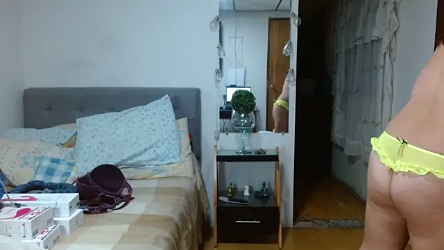 Snapshot of Karo_sexy chatting on 01/29/25, 07:36 Karo sexy online show from 01/29/25, 07:36