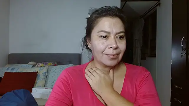 Snapshot of Karo_sexy chatting on 02/15/25, 11:25 Karo sexy online show from 02/15/25, 11:25