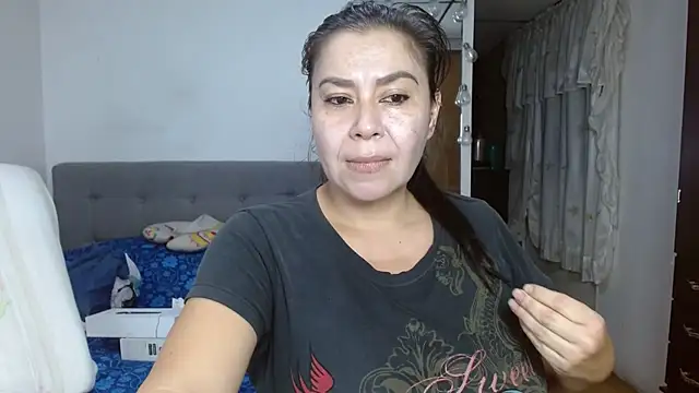 Snapshot of Karo_sexy chatting on 10/04/25, 06:00 Karo sexy online show from 10/04/25, 06:00