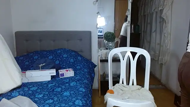 Snapshot of Karo_sexy chatting on 10/22/25, 06:24 Karo sexy online show from 10/22/25, 06:24