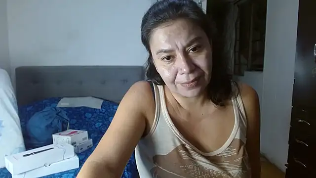 Snapshot of Karo_sexy chatting on 04/18/26, 11:05 Karo sexy online show from 04/18/26, 11:05