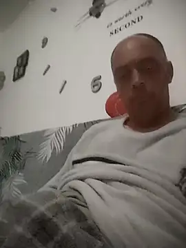 Snapshot of circott chatting on 03/13/26, 07:20 circott online show from 03/13/26, 07:20