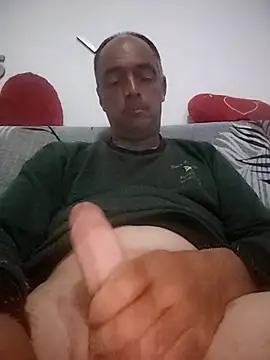 Snapshot of circott chatting on 04/20/26, 07:48 circott online show from 04/20/26, 07:48