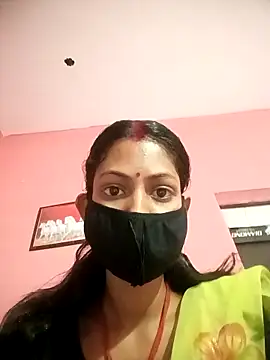 Snapshot of BIG_QWEEN_NO1 chatting on 02/18/26, 07:04 BIG QWEEN NO1 online show from 02/18/26, 07:04