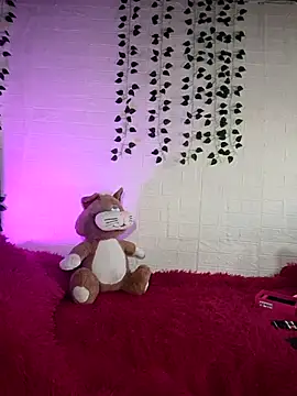 Snapshot of Keyla-moon chatting on 02/20/26, 05:57 Keyla-moon online show from 02/20/26, 05:57