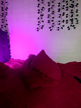 Snapshot of Keyla-moon chatting on 04/08/26, 02:44 Keyla-moon online show from 04/08/26, 02:44