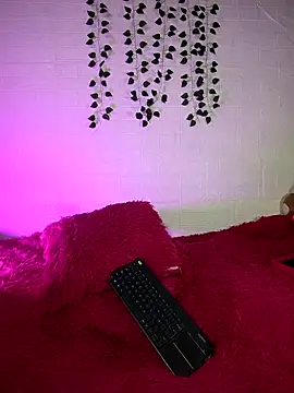 Snapshot of Keyla-moon chatting on 04/12/26, 04:28 Keyla-moon online show from 04/12/26, 04:28