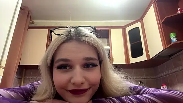 Snapshot of MiaBerlateen chatting on 02/09/26, 02:43 MiaBerlateen online show from 02/09/26, 02:43