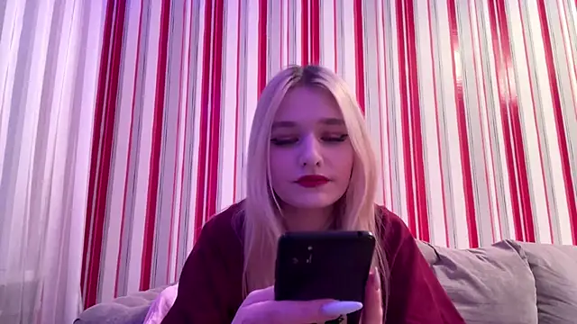 Snapshot of MiaBerlateen chatting on 02/19/26, 06:15 MiaBerlateen online show from 02/19/26, 06:15