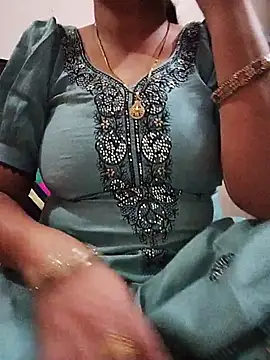 Snapshot of SexybeboX chatting on 07/03/26, 06:09 SexybeboX online show from 07/03/26, 06:09