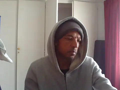 Snapshot of lavelle26 chatting on 04/07/26, 09:43 lavelle26 online show from 04/07/26, 09:43