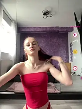 Roxyfoxyyy online show from 05/19/26, 06:20
