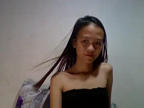 Snapshot of Yourlilpinayy chatting on 03/26/26, 01:22 Yourlilpinayy online show from 03/26/26, 01:22