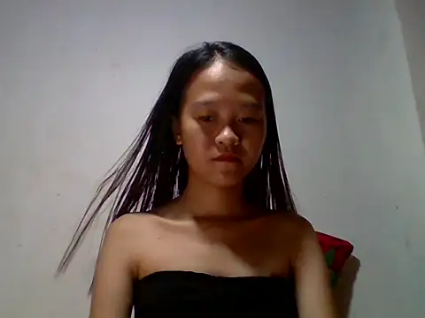 Snapshot of Yourlilpinayy chatting on 04/22/26, 12:24 Yourlilpinayy online show from 04/22/26, 12:24