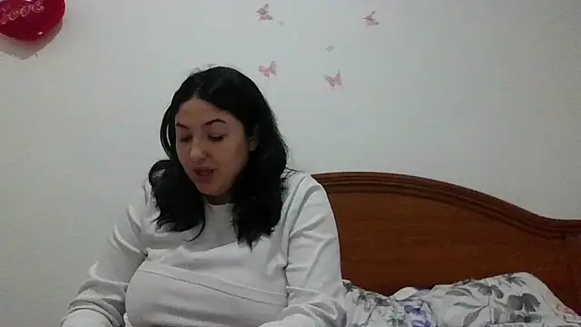 Snapshot of Amber_Sinn chatting on 04/03/26, 09:57 Amber Sinn online show from 04/03/26, 09:57