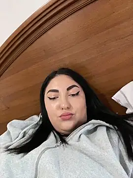 Snapshot of Amber_Sinn chatting on 06/18/26, 03:38 Amber Sinn online show from 06/18/26, 03:38