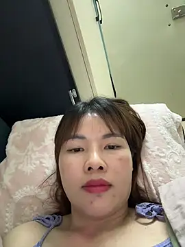 Snapshot of Loyalty-love chatting on 03/04/26, 02:12 Loyalty-love online show from 03/04/26, 02:12