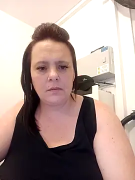 Snapshot of louisa36 chatting on 03/06/26, 10:28 louisa36 online show from 03/06/26, 10:28