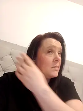 Snapshot of louisa36 chatting on 03/15/26, 09:32 louisa36 online show from 03/15/26, 09:32