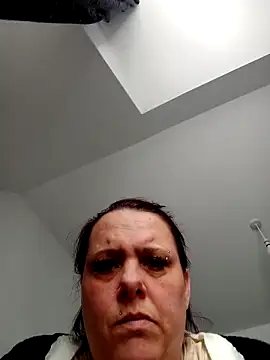 Snapshot of louisa36 chatting on 03/20/26, 01:38 louisa36 online show from 03/20/26, 01:38