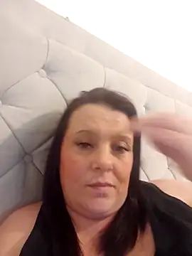 Snapshot of louisa36 chatting on 03/24/26, 10:04 louisa36 online show from 03/24/26, 10:04