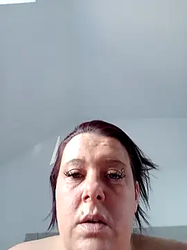 Snapshot of louisa36 chatting on 04/20/26, 08:39 louisa36 online show from 04/20/26, 08:39