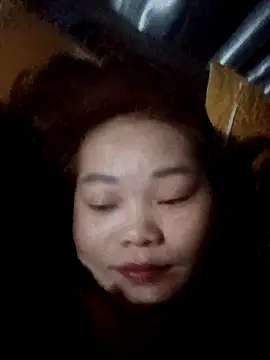 Miesi-c2clove online show from 02/08/26, 12:41