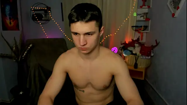 Snapshot of emmanuel_shine chatting on 03/26/26, 06:52 emmanuel shine online show from 03/26/26, 06:52