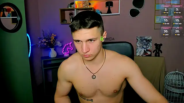 Snapshot of emmanuel_shine chatting on 04/01/26, 05:41 emmanuel shine online show from 04/01/26, 05:41