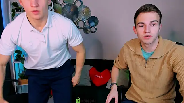 Snapshot of emmanuel_shine chatting on 04/07/26, 05:52 emmanuel shine online show from 04/07/26, 05:52