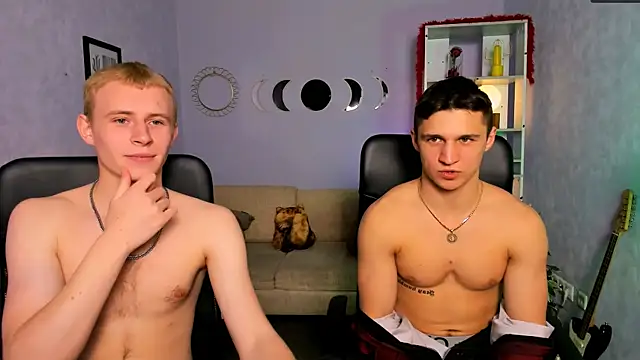 Snapshot of emmanuel_shine chatting on 04/08/26, 06:24 emmanuel shine online show from 04/08/26, 06:24