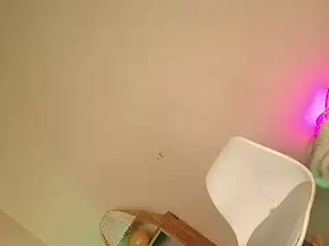 Snapshot of BitchWithTaste chatting on 03/06/26, 10:17 BitchWithTaste online show from 03/06/26, 10:17