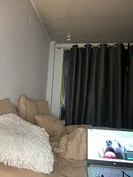 RachelWeisz  online show from 02/11/26, 10:42