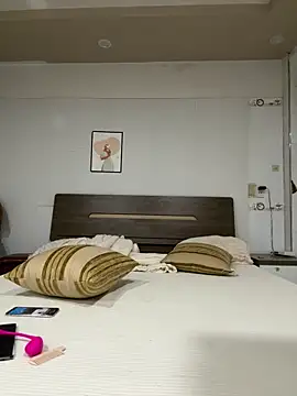 Snapshot of Rin-yiyi chatting on 04/11/26, 06:40 Rin-yiyi online show from 04/11/26, 06:40