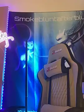 Smokebluntafterblunt online show from 02/25/26, 01:26