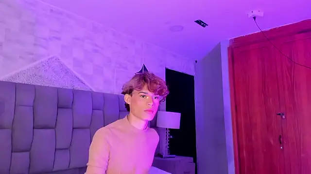 Snapshot of AngelDoll_1 chatting on 02/21/26, 04:35 AngelDoll 1 online show from 02/21/26, 04:35