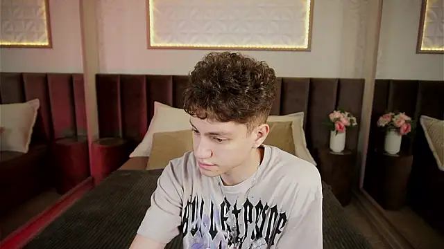 Snapshot of StefanBev chatting on 03/08/26, 08:34 StefanBev online show from 03/08/26, 08:34