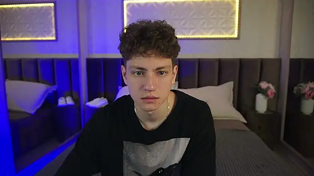 Snapshot of StefanBev chatting on 03/18/26, 07:50 StefanBev online show from 03/18/26, 07:50