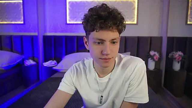 Snapshot of StefanBev chatting on 03/29/26, 07:58 StefanBev online show from 03/29/26, 07:58