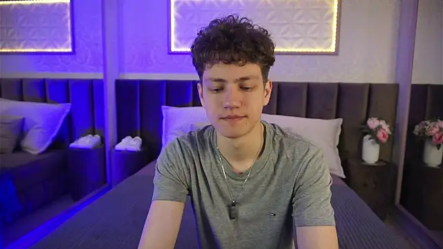 Snapshot of StefanBev chatting on 04/02/26, 07:55 StefanBev online show from 04/02/26, 07:55