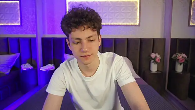 Snapshot of StefanBev chatting on 04/09/26, 08:47 StefanBev online show from 04/09/26, 08:47